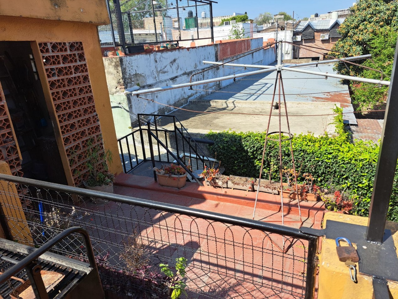 Casa Planta Alta dos dormitorios mas patio con parrillero 
