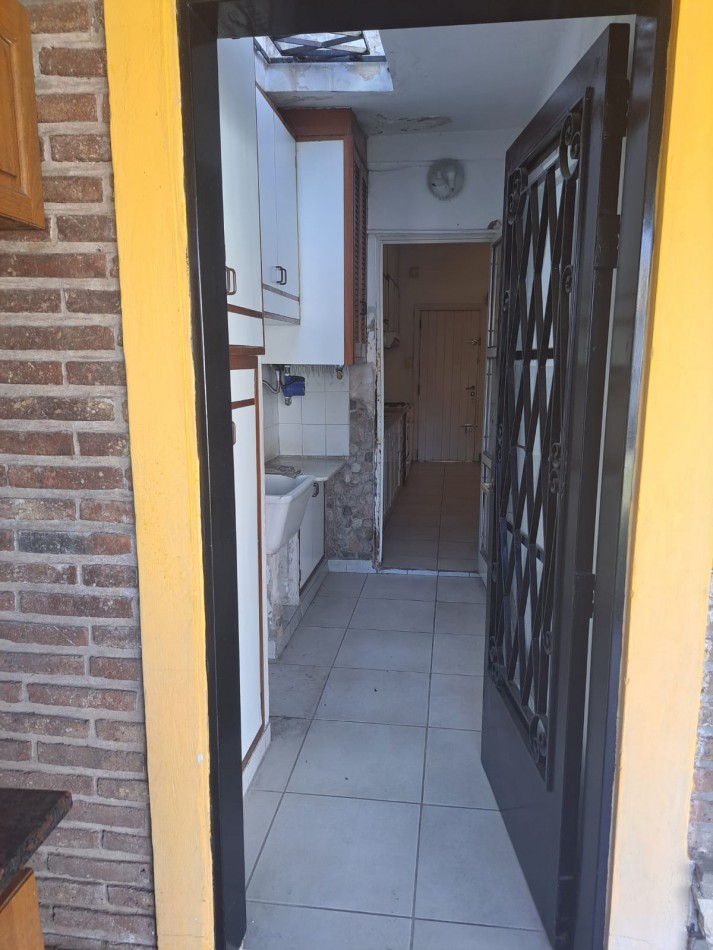 Casa 2 dormitorios en alquiler:Fischerton.
