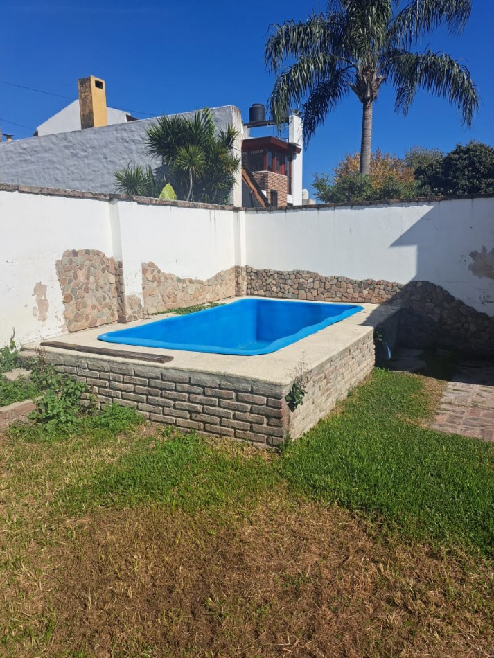 Casa 2 dormitorios en alquiler:Fischerton.