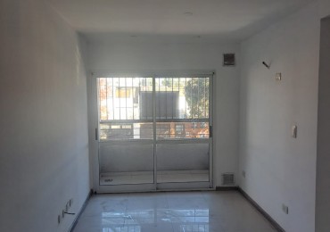 Departamento alquiler:Urquiza 4452 1A con garage en muy buen estado.